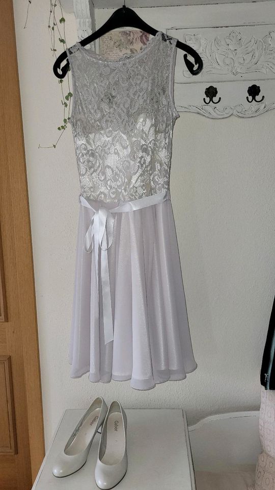 Festliches Kleid und Pumps für Hochzeit, Abiball, Cocktailkleid in Calberlah