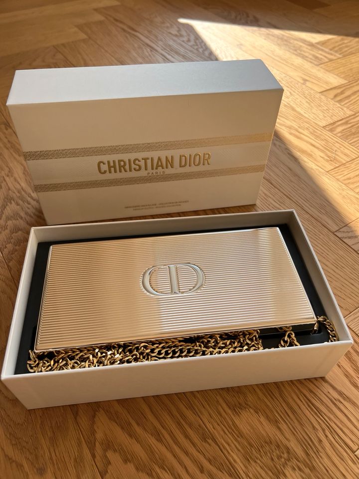 Christian Dior Tasche mit Lippenstift in München