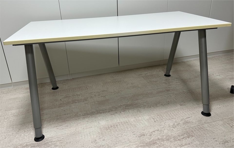 Ikea Schreibtisch 120x60 in Herford