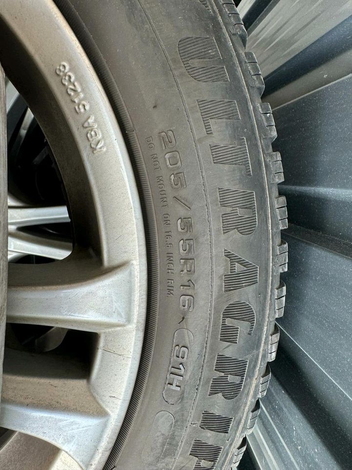 4 Reifen Winterreifen Goodyear 205/55 R16 in Staufen im Breisgau