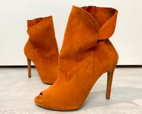 Sexy Stiefeletten Peeptoes Kazar Wildleder Cognac Gr. 38 Niedersachsen - Laatzen Vorschau