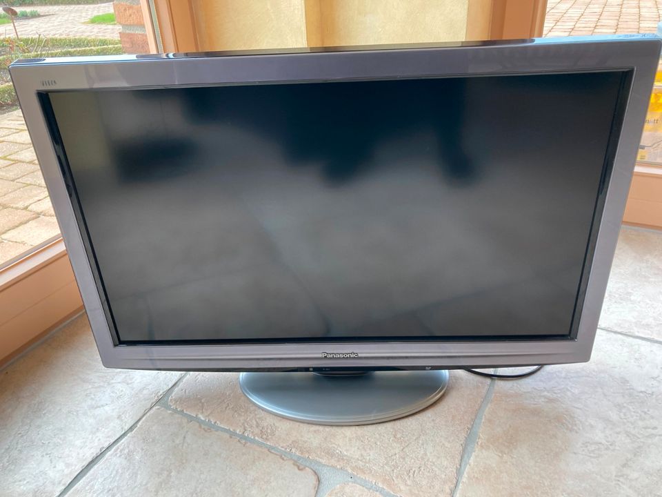 Panasonic LCD-Fernseher TX-L32GN23 mit Fernbedienung in Rosendahl