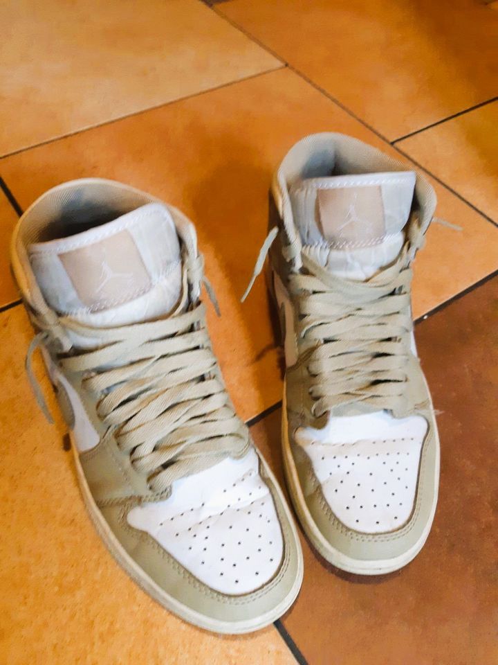 Nike Jordan 1 Mid Linen Gr. 40,5 EU - gebraucht in Schwarzheide