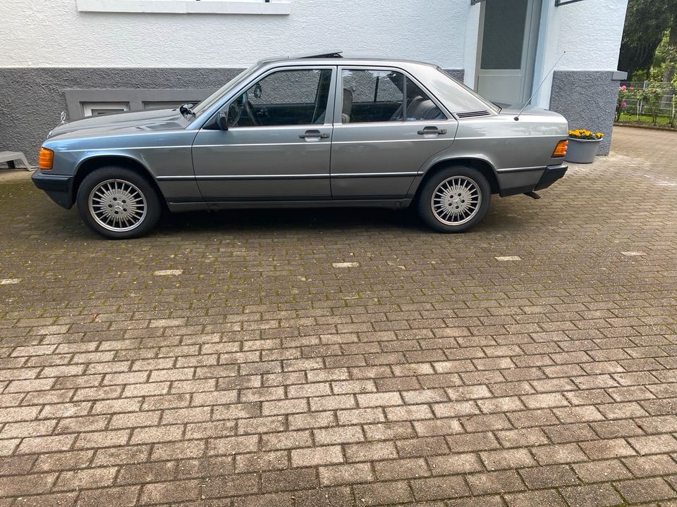 Mercedes Benz 190 E in Achern