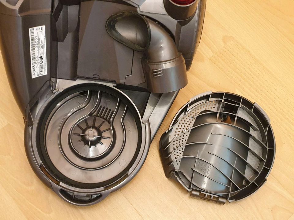 Dyson Grundgrät DC 29 1400 Watt-NUR Hauptgerät in Hamburg