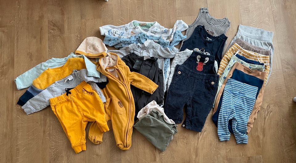 Baby Kleidung Packet in Attendorn