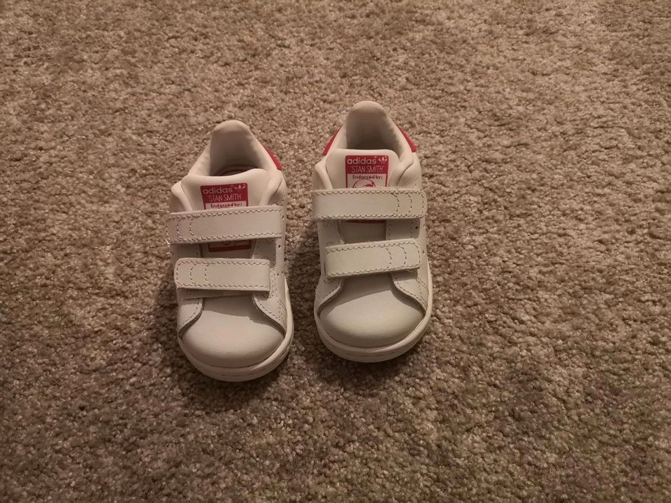 Kinderschuhe Adidas Stan Smith pink/white, Gr. 19, NEU in Kellinghusen