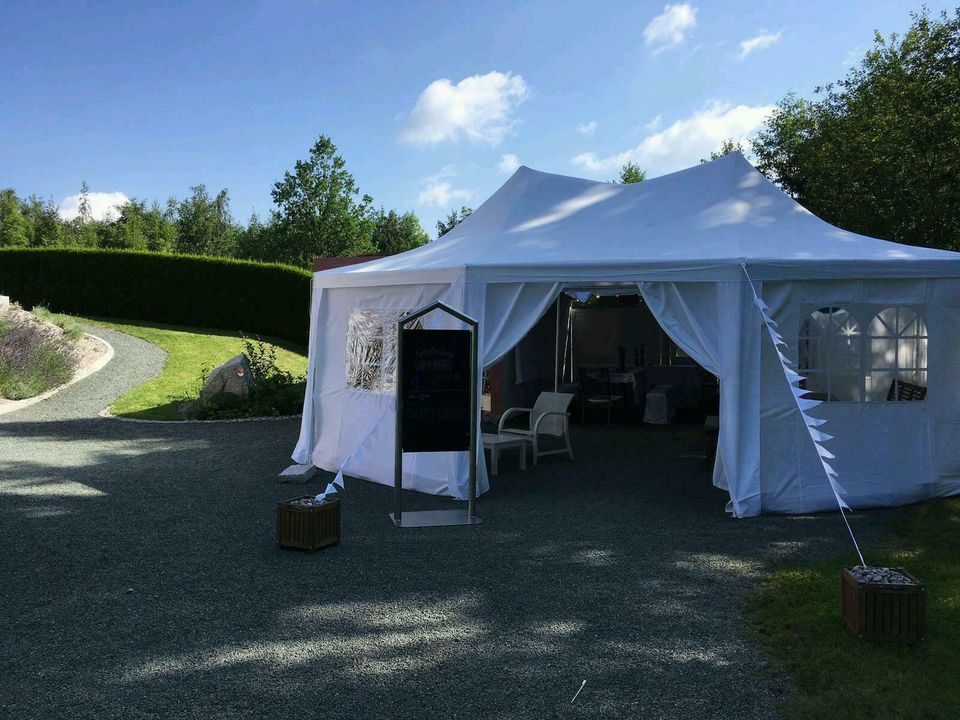 Pagodenzelt für Gartenhochzeit MIETEN Vogtland, Tiny Hochzeit in Bergen bei Auerbach, Vogtland