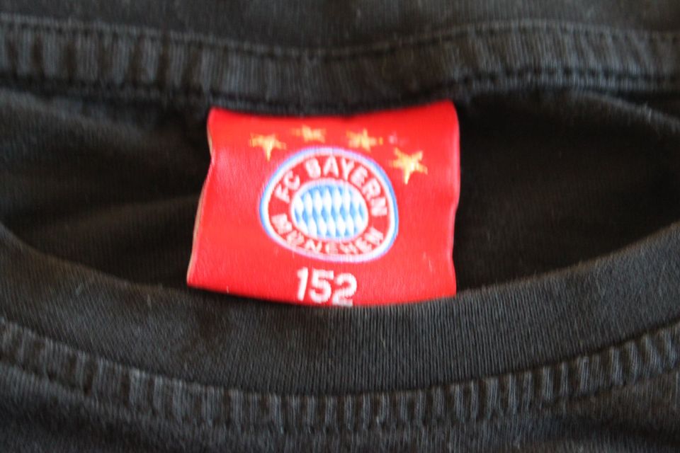 Bayern München T-Shirt, Größe 152, schwarz, Robert Lewandowski in Lauterbach (Hessen)