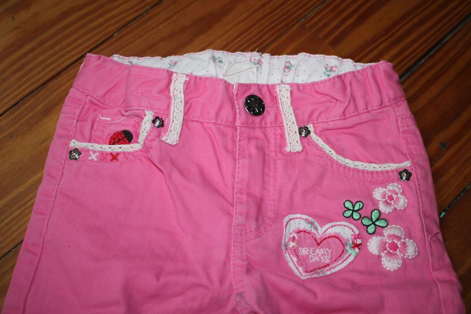 H&M Hose Sommerhose pink Blumen Gr. 68 Stickerei Jeans Marienkäfe in Hamburg