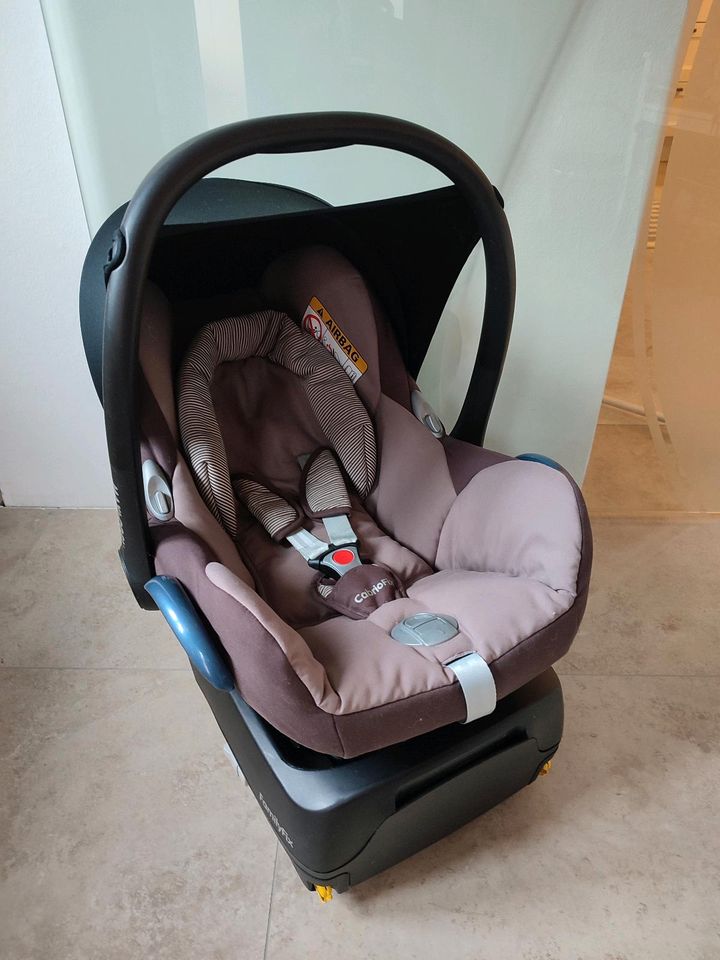 Baby Autoschale Maxi Cosi in Osterburg