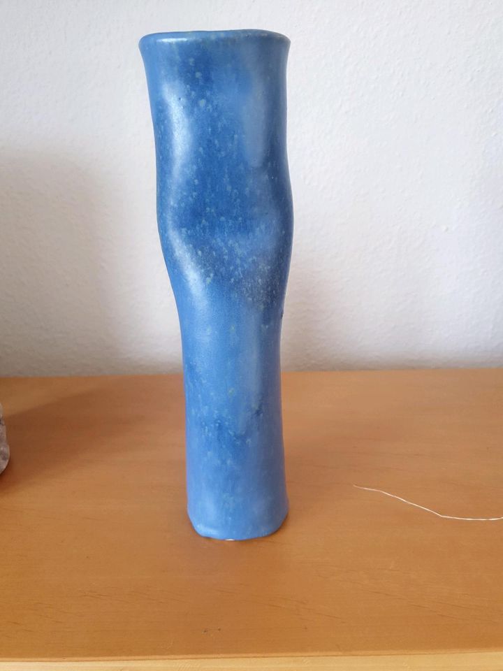 Handgetöpferte Vase in Essingen