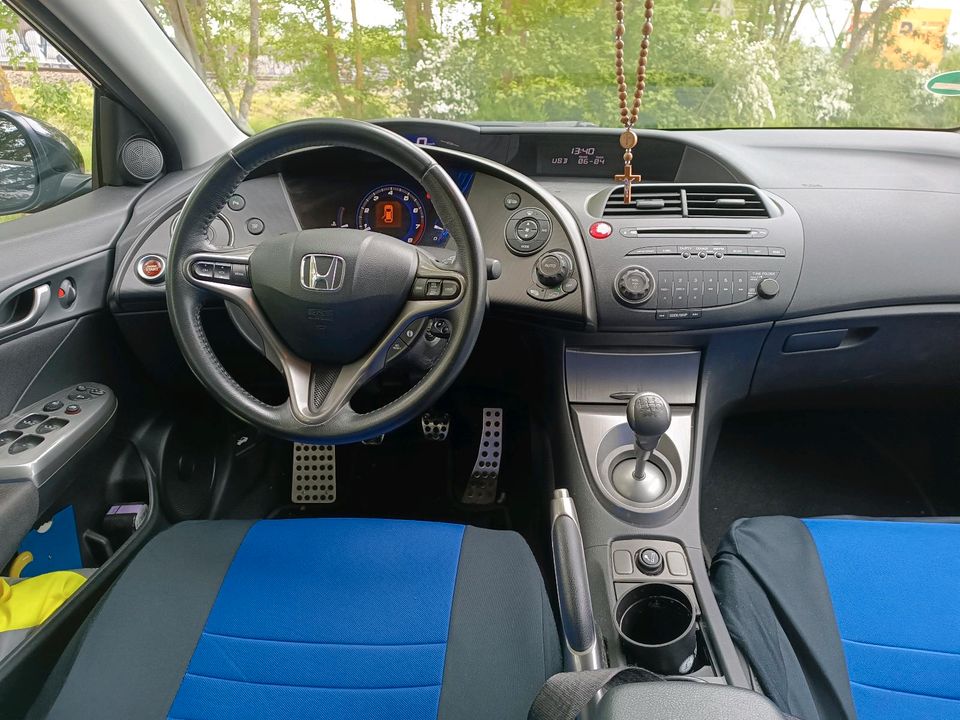 Honda Civic 8 FK 1,8 Sport in Sindelfingen