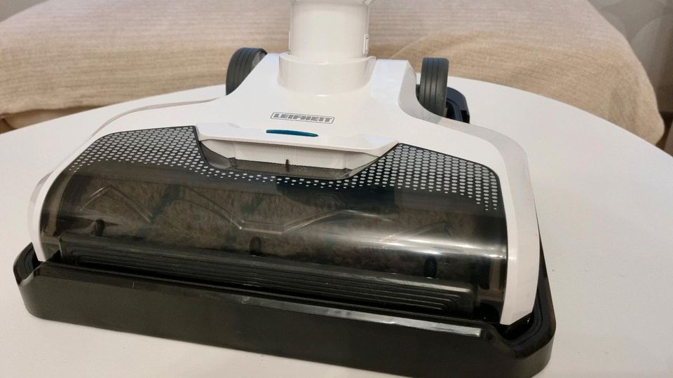 Leifheit Regulus Aqua Powervac Akku-Bodenwischer in Berlin