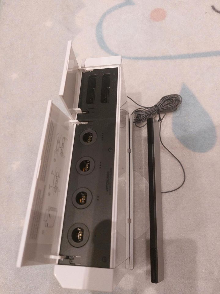 Nintendo Wii mit viel Zubehör 11 Spiele Lenkrad Mikrofone HDMI A in Bocholt