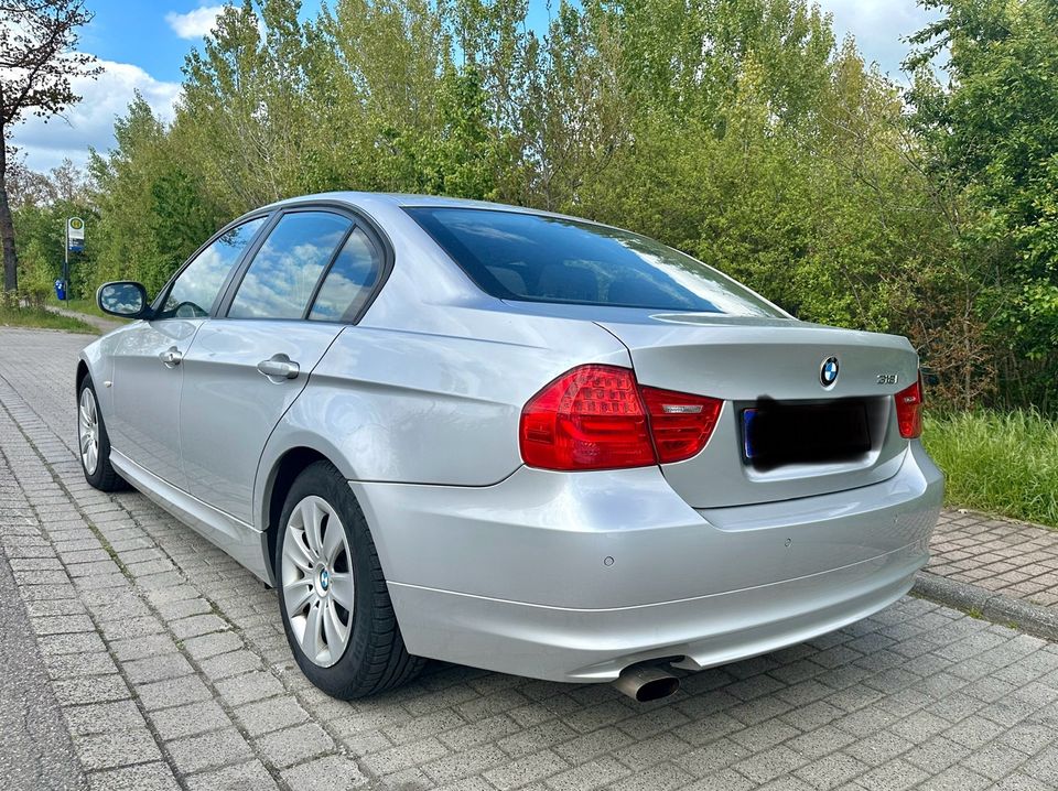 BMW 318i Limousine Automatik in Leipzig