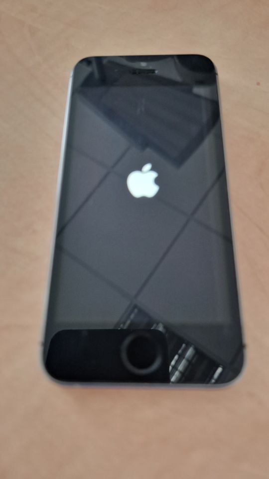 Apple iPhone 5s - 16GB Space Grau A1457 (GSM) gut erhalten Handy in Hamburg