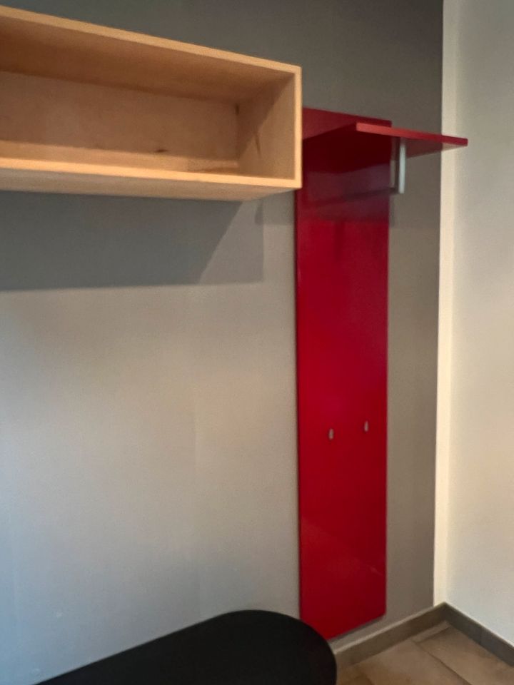 Wandgarderobe, Flurgarderobe mit Ablage, modern, rot in Tespe