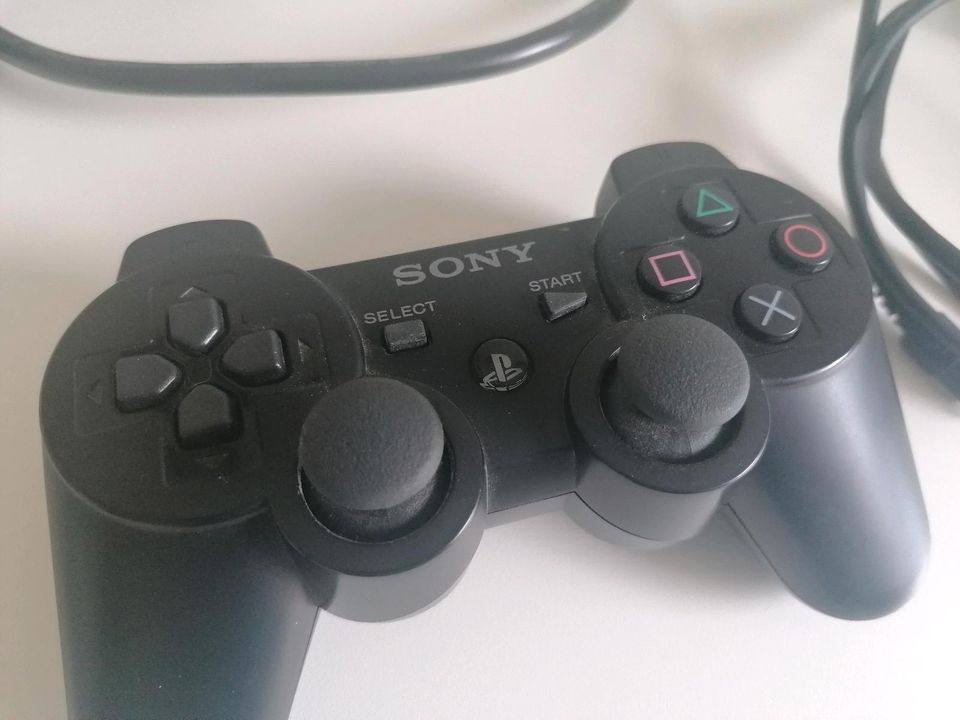 Sony Playstation 3 inkl. Controller und Kabel in Geesthacht