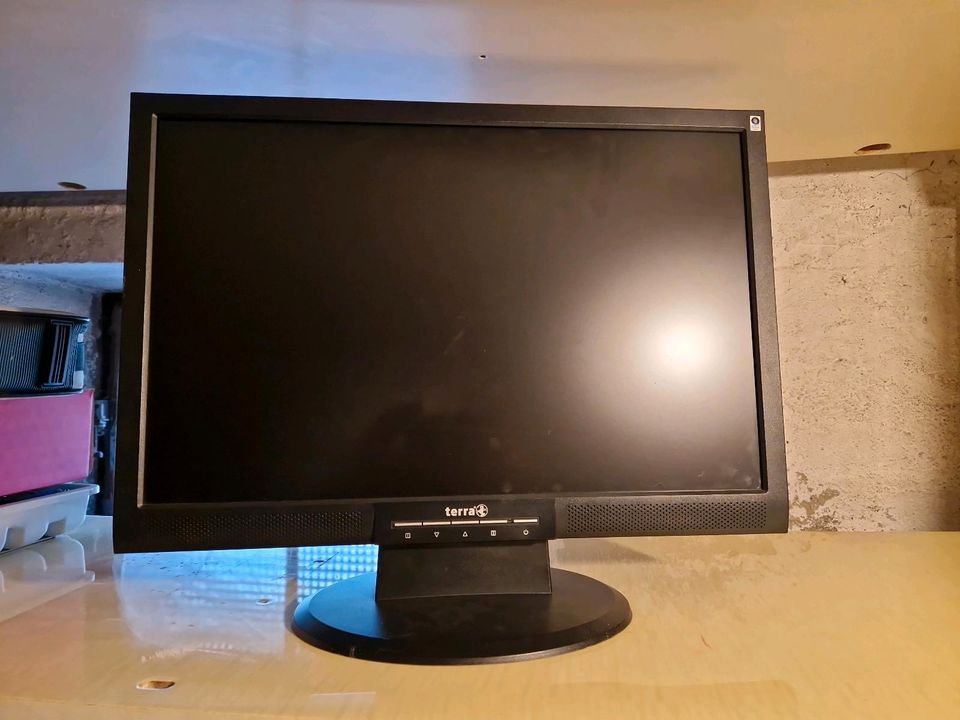 Monitor Terra 22" in Treuchtlingen