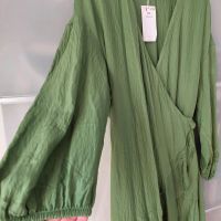 NEU Kleid Reserved XL grün Wickelkleid gecrinkelt Volants Berlin - Reinickendorf Vorschau