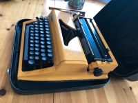 Kleinschreibmaschine E100 Schreibmaschine Reiseschreibmaschine Sachsen - Langenbernsdorf Vorschau
