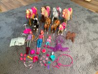 Barbie Set Pderde und Puppen mit Zubehör Nordrhein-Westfalen - Dormagen Vorschau