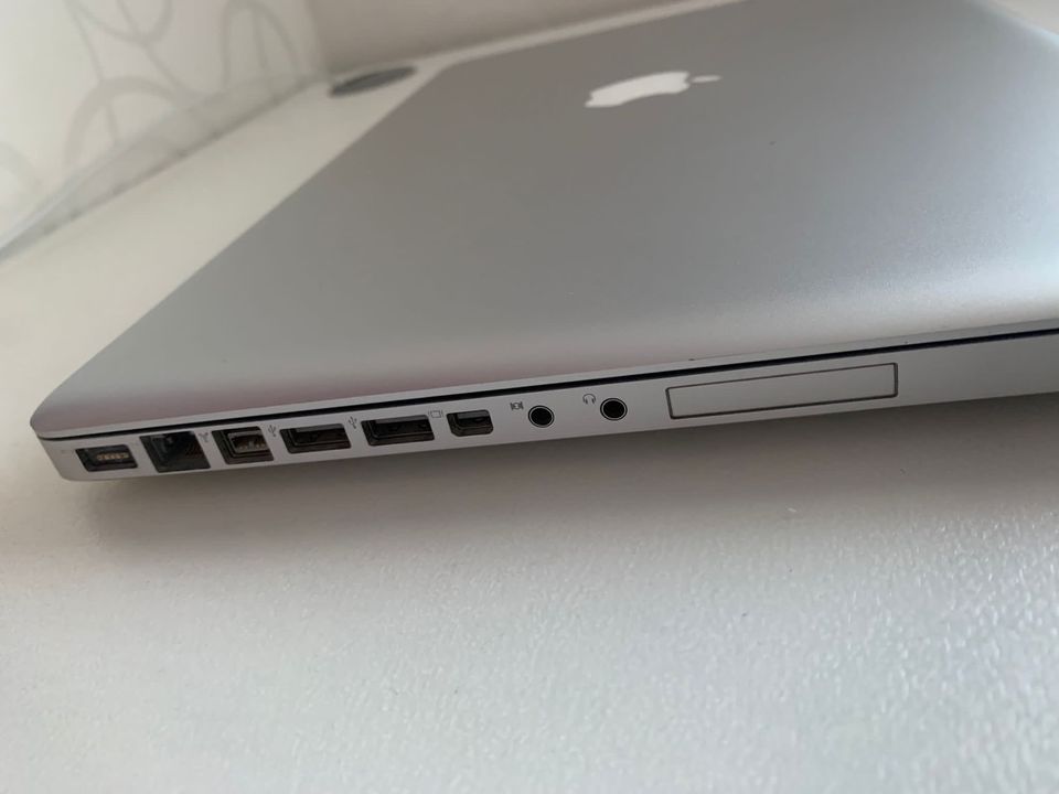 MacBook Pro in Schwetzingen