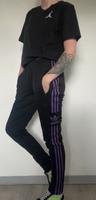 Adidas Jogginghose Schwarz Lila XS Streifen Niedersachsen - Sottrum Vorschau