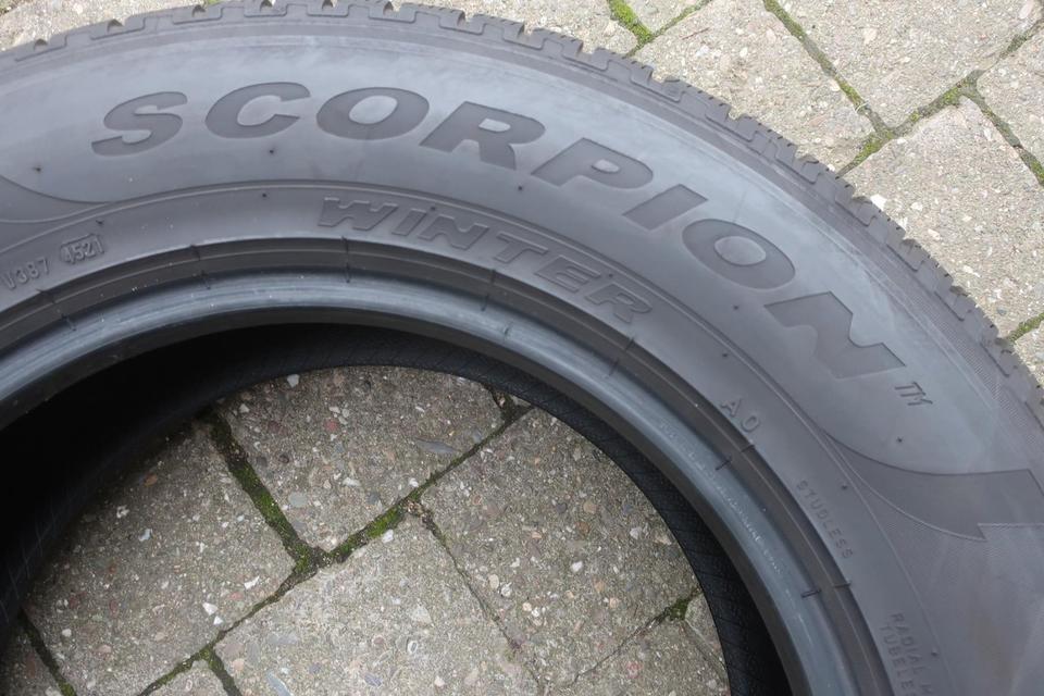 2x Winterreifen Reifen Pirelli Scorpion Winter 235/65 R17 | 104H in Koblenz