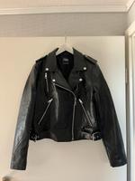 Schwarze Zara Lederjacke Niedersachsen - Nordenham Vorschau