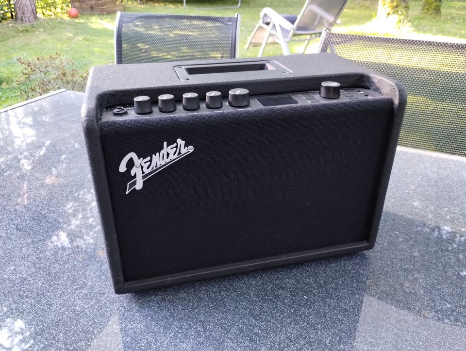 Fender Mustang GT 40 - Modeling Amp WiFi/BT + Footswitch MGT4 in Berlin