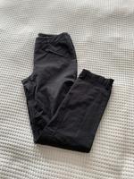 Jeans mit Aufnähern und Reißverschlüssen Hessen - Wiesbaden Vorschau