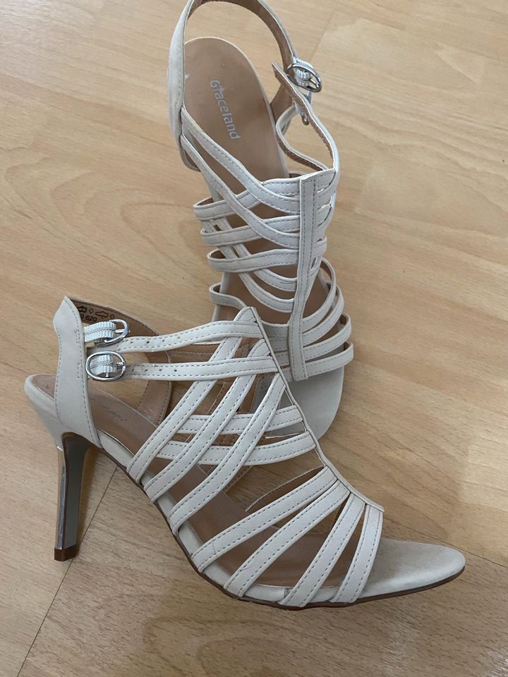 Highheels Riemchen Sandalen 39 neu in Oberhausen