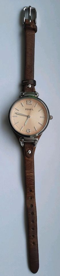 Verkaufe eine gut erhaltene Damen-Armbanduhr von Fossil ES 2830 in Kitzingen