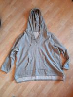 Schöner grauer Pullover mit Kapuze und Bauchtasche  - Größe 48/50 Niedersachsen - Königslutter am Elm Vorschau