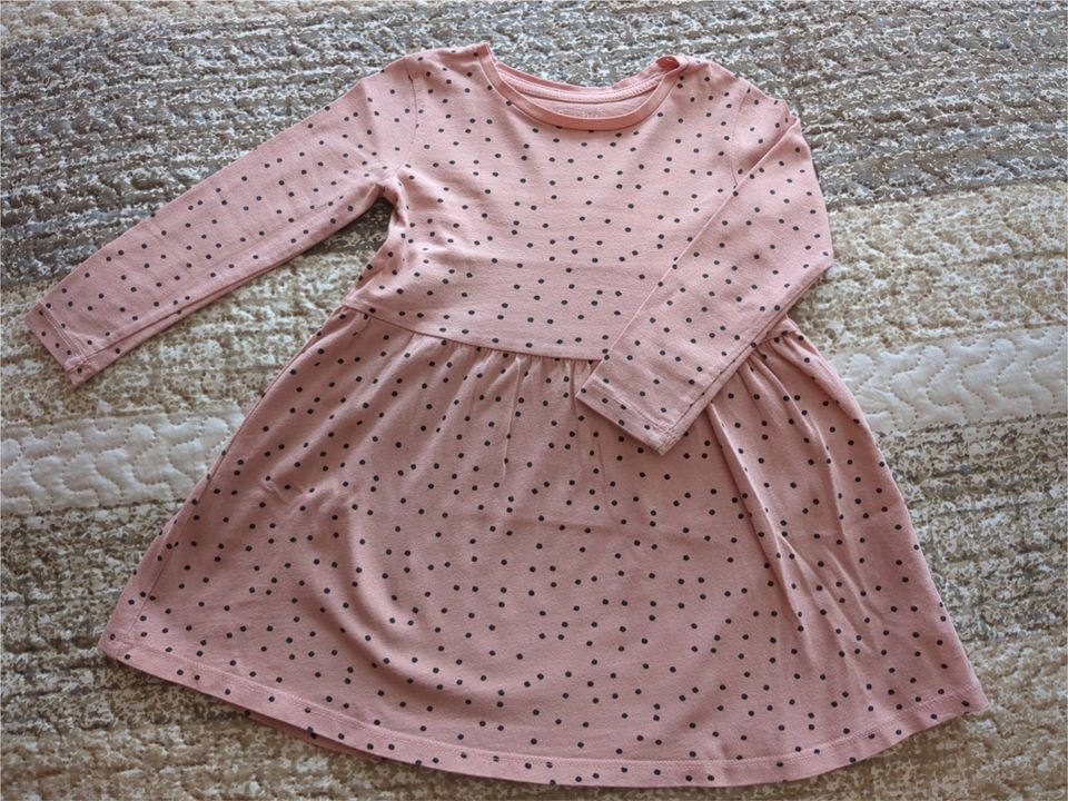 Mädchen Kleid in rosa mit Pünktchen Gr.92 langärmlig in Riederich