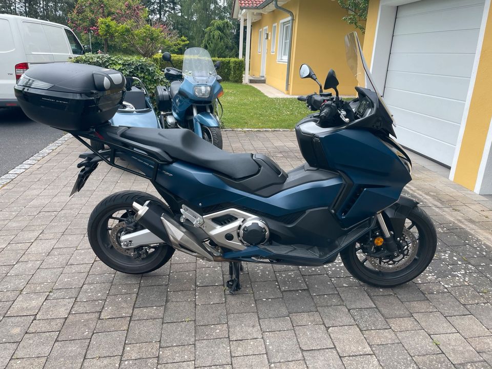 Honda Forza 750 Dual Clutch 1.Hand 2739km in Schwandorf