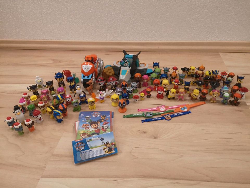 Großes Paw Patrol Set mit großen, kleinen Figuren Fahrzeugen etc. in Bad Rappenau