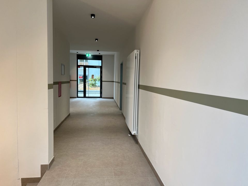 Neubau Gewerberaum 3 E-Stellplätze Büro Showroom ab 01.10.2024 in Neu Ulm