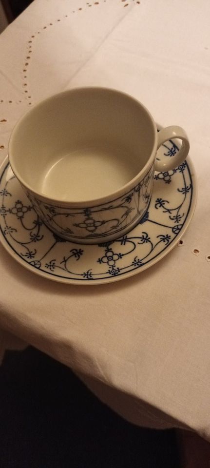 Indisch blau Tasse groß mit untere Winterling in Estorf