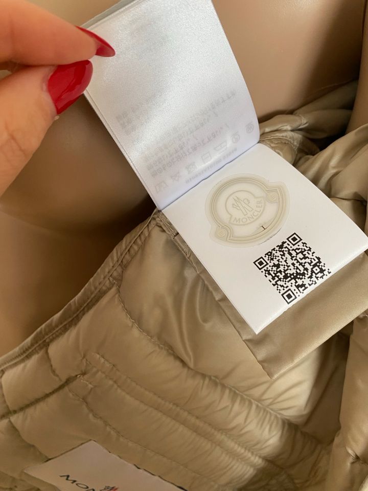 MONCLER Lans Kurze Daunenjacke Beige Gr 0 34 Neu Rechnung in Frankfurt am Main