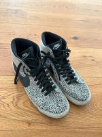 Nike Hightop Damen/38,5 beige/schwarz/Sneaker Baden-Württemberg - Kornwestheim Vorschau