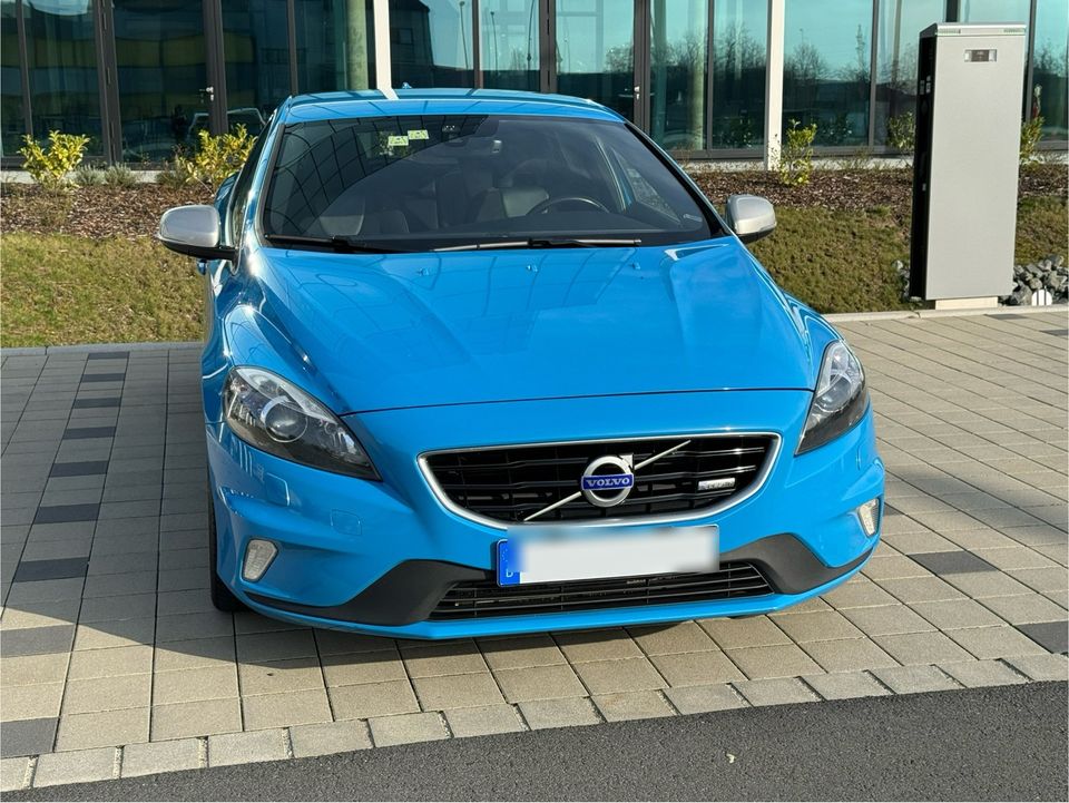 Volvo V40 D4 R-Design in Bayreuth