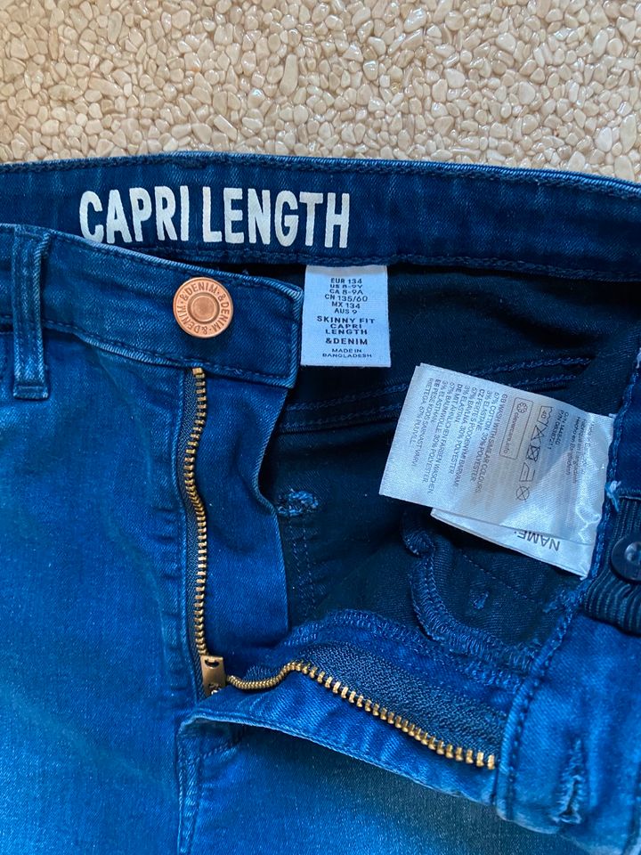 Capri Jeans Gr. 134 blau H&M Mädchen in Bad Kreuznach