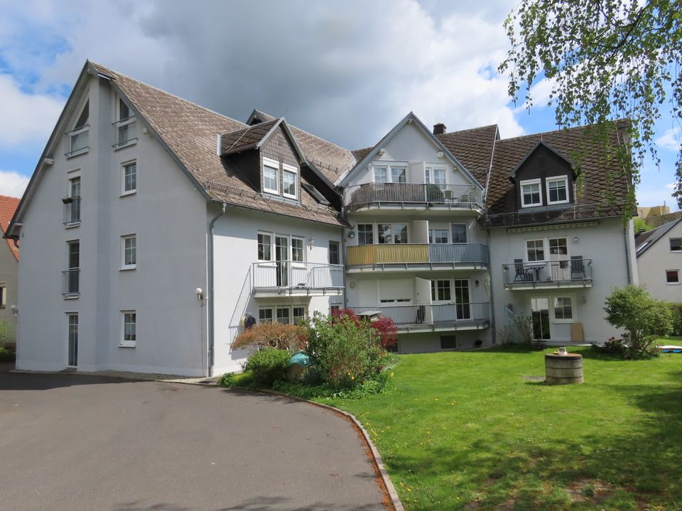 Großzügige 3-Zimmerwohnung im Hochparterre mit Balkon und Garage zur Miete in Marktredwitz