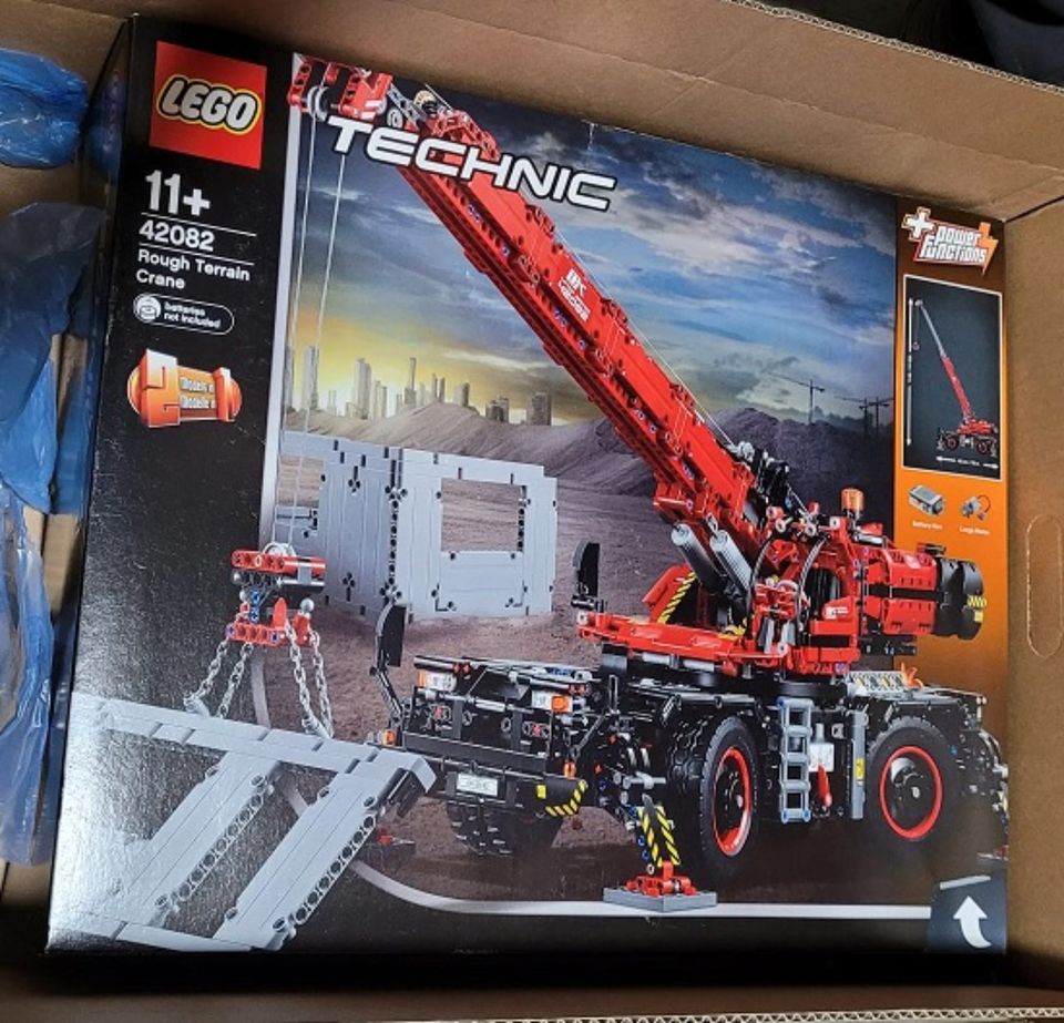 Lego Technic 42082 - Geländegängiger Kranwagen - Neu ungeöffnet in Berlin