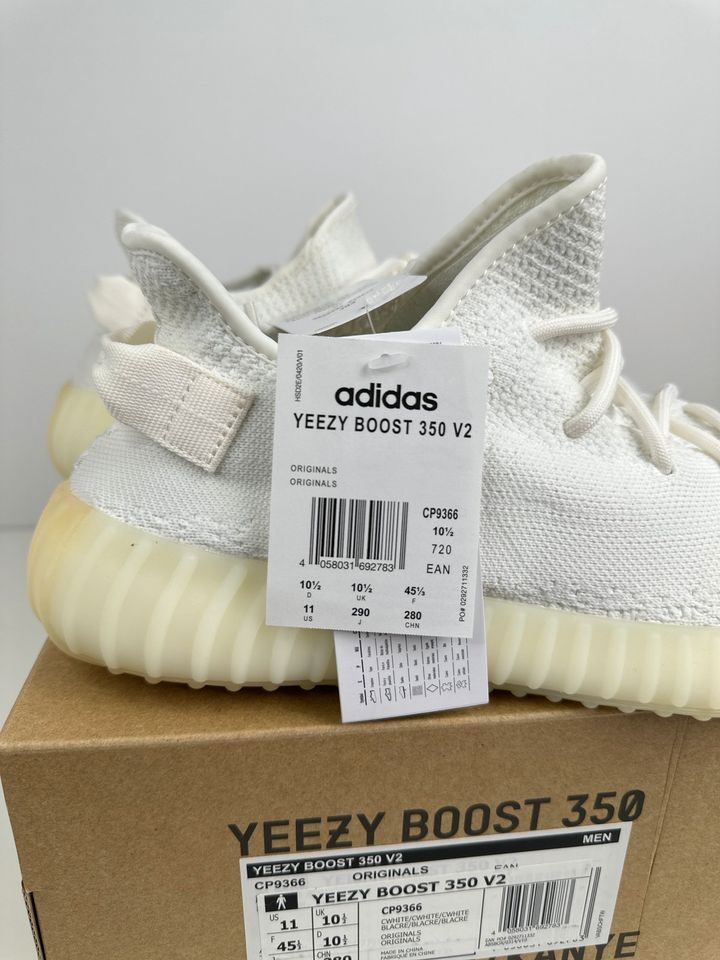 Adidas Yeezy Boost 350 V2 / Cream White Weiß / EU 45 1/3 NEU in Korschenbroich