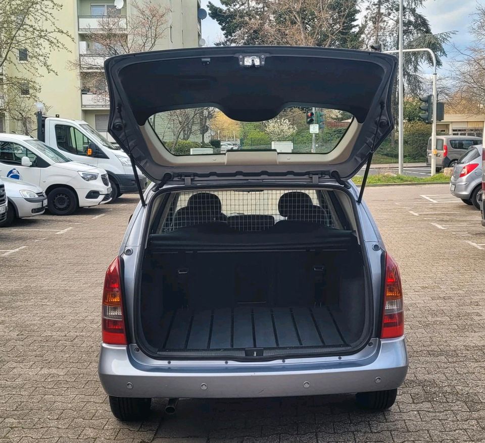 Opel Astra 1.6 sehr sauber und gepflegt in Rüsselsheim