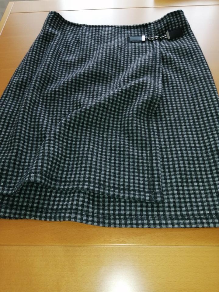 Damenkostüm,"RIANI", Rock/Blazer, dezent kleinkariert sw/w, Gr.44 in Minden